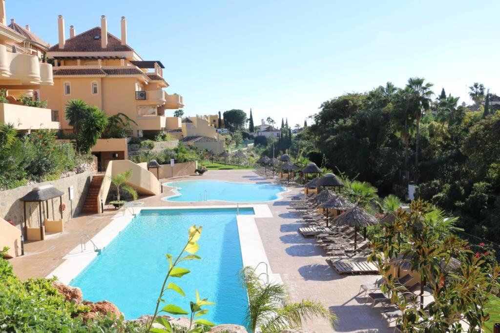 Lagenhet Med 4 Pooler, Gym, Restaurang & Spa Jatte Nara Puerto Banus & Golf Marbella Exterior photo